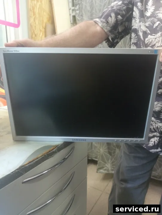 LCD монитор 17-19" Samsung 92NM