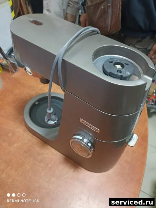 Кухонный комбайн Kenwood KVL80